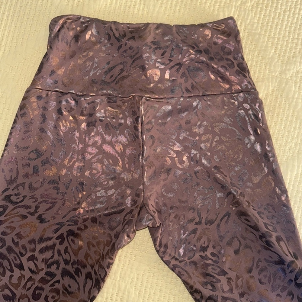 ONZIE Women’s Top Large and Leggings S/M Set Rose gold/Copper.💓💖 D12 - Picture 4 of 11